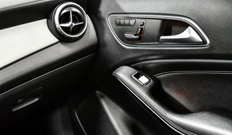 2015 Mercedes-Benz GLA 250 full
