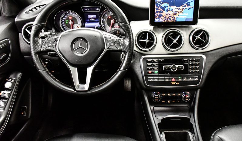 2015 Mercedes-Benz GLA 250 full