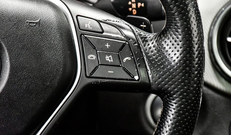 2015 Mercedes-Benz GLA 250 full