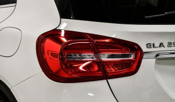 2015 Mercedes-Benz GLA 250 full