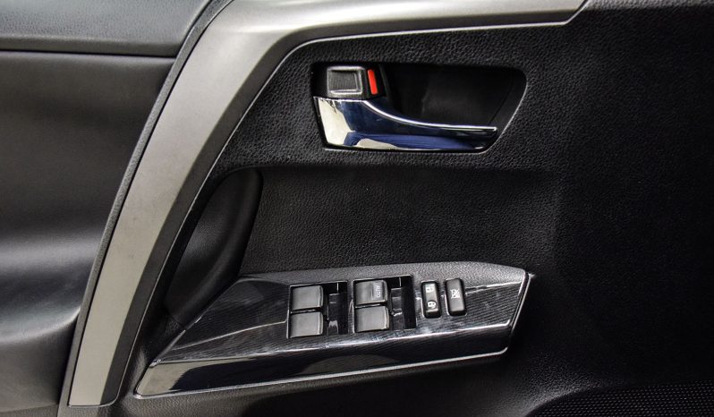 2016 Toyota RAV4 SE full