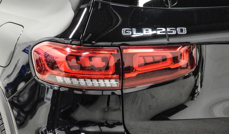 2021 Mercedes-Benz GLB 250 full