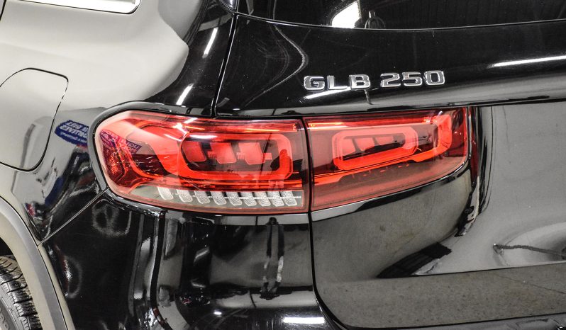 2021 Mercedes-Benz GLB 250 full