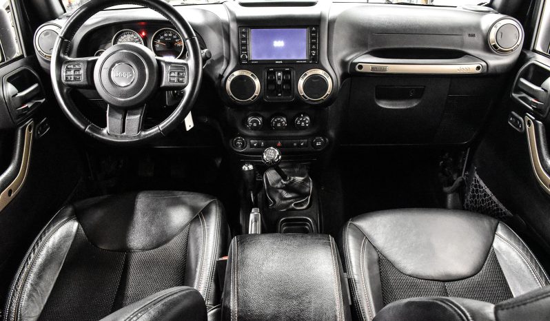 2016 Jeep Wrangler Unlimited Sahara full
