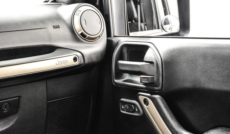 2016 Jeep Wrangler Unlimited Sahara full