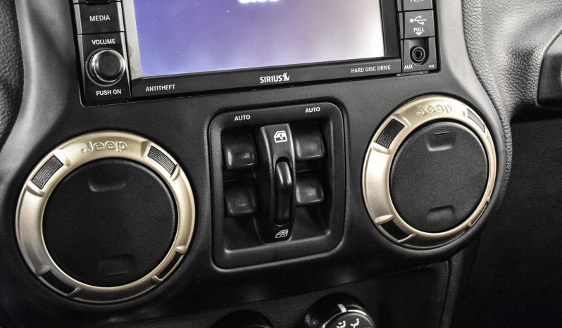 2016 Jeep Wrangler Unlimited Sahara full