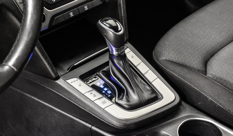 2018 Hyundai Elantra full