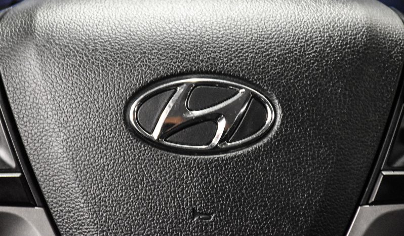 2018 Hyundai Elantra full
