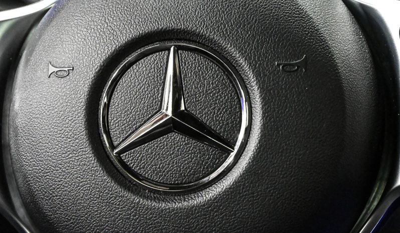2023 Mercedes-Benz GLB 250 full