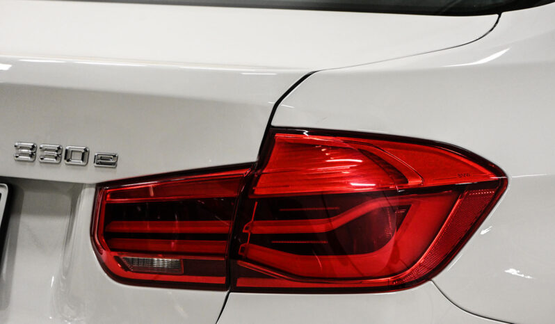 2018 BMW 330e full