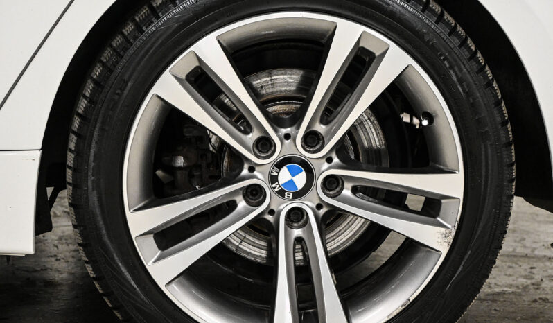 2018 BMW 330e full