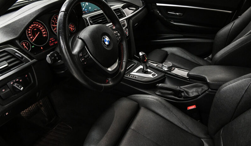 2018 BMW 330e full