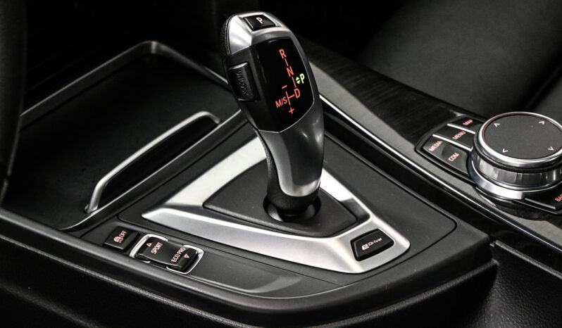 2018 BMW 330e full