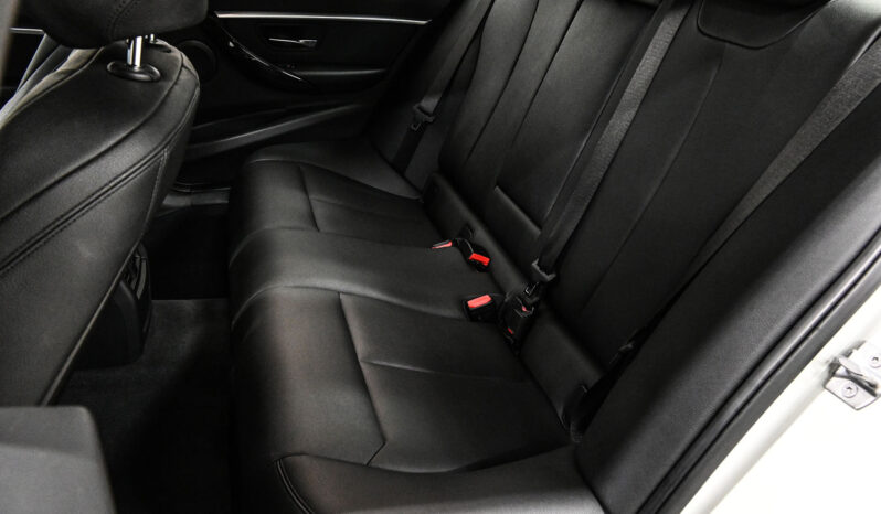 2018 BMW 330e full