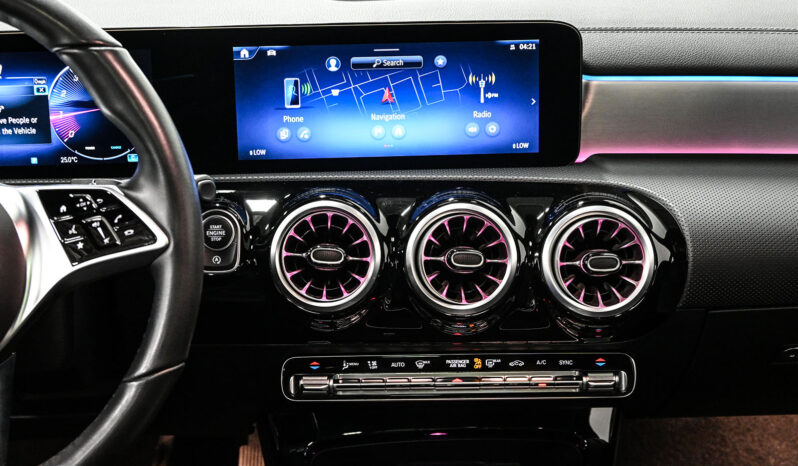 2025 Mercedes Benz CLA250 full